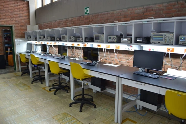 instrumentación en laboratorio de electrónica universidad de Cundinamarca