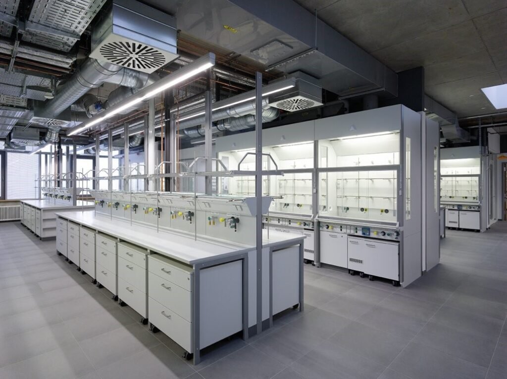 Mobiliario-espcializado-para-laboratorios-delta-30