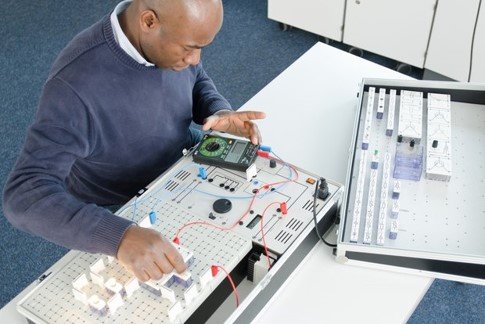 Fundamentos de Electricidad y Electrónica